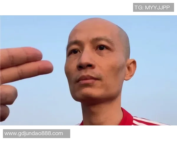 克瑞拉巴拉斯特斯与贾姆谢德布尔的激烈对决引发球迷热议